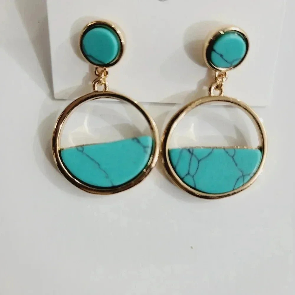 New stud Alloy Resin earrings. - Picture 2 of 2